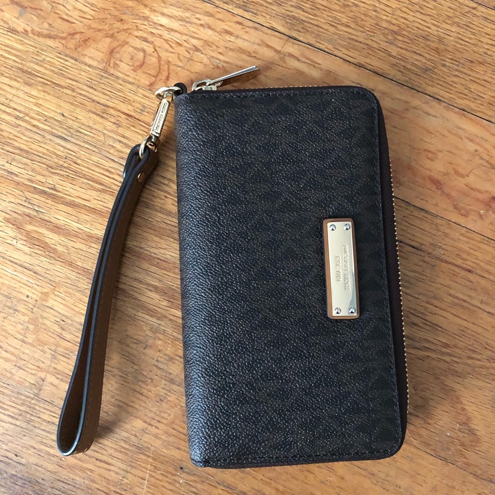MK wristlet wallet